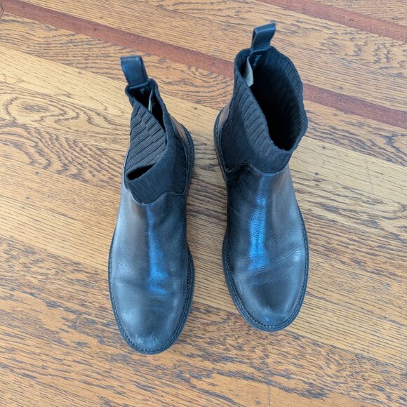 Blondo Women's Waterproof Hallie Ankle Boot - Picture 5 of 6